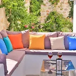 Villa Luxury 5 Bedroom With Heated Infinity Pool & Amazing Sea Views *