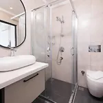 Villa Luxury 5 Bedroom With Heated Infinity Pool & Amazing Sea Views *
