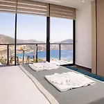 Luxury 5 Bedroom With Heated Infinity Pool & Amazing Sea Views Villa *