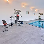 Villa Luxury 5 Bedroom With Heated Infinity Pool & Amazing Sea Views