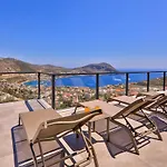 Luxury 5 Bedroom With Heated Infinity Pool & Amazing Sea Views *