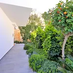 Luxury 5 Bedroom With Heated Infinity Pool & Amazing Sea Views Villa *