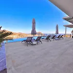 Luxury 5 Bedroom With Heated Infinity Pool & Amazing Sea Views Villa *