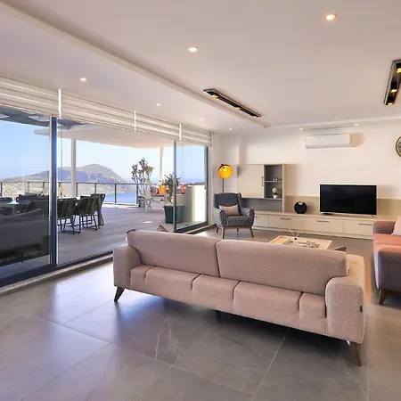 Luxury 5 Bedroom With Heated Infinity Pool & Amazing Sea Views ヴィラ *