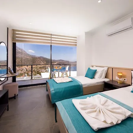 Luxury 5 Bedroom With Heated Infinity Pool & Amazing Sea Views