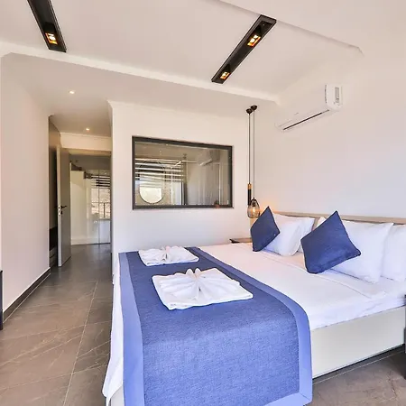 Luxury 5 Bedroom With Heated Infinity Pool & Amazing Sea Views * קס