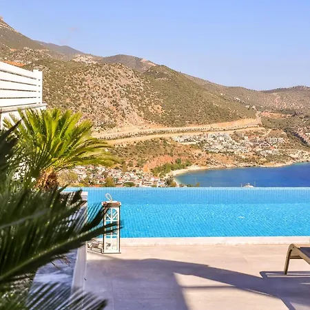 Luxury 5 Bedroom With Heated Infinity Pool & Amazing Sea Views