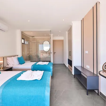 Luxury 5 Bedroom With Heated Infinity Pool & Amazing Sea Views וילה קס