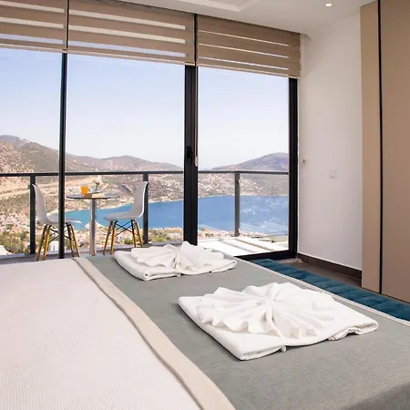 Luxury 5 Bedroom With Heated Infinity Pool & Amazing Sea Views וילה *