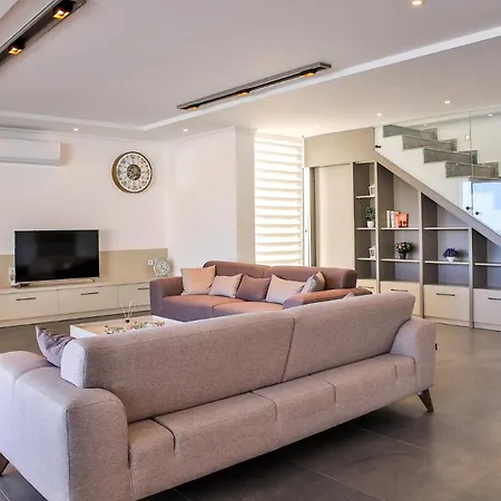 ヴィラ Luxury 5 Bedroom With Heated Infinity Pool & Amazing Sea Views
