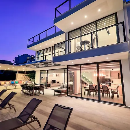 Villa Luxury 5 Bedroom With Heated Infinity Pool & Amazing Sea Views