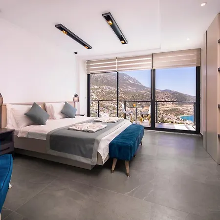 Villa Luxury 5 Bedroom With Heated Infinity Pool & Amazing Sea Views *