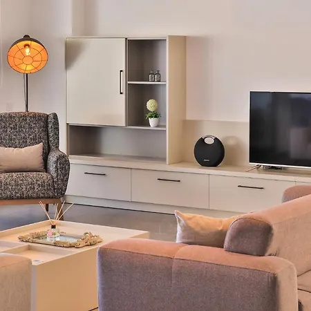 Luxury 5 Bedroom With Heated Infinity Pool & Amazing Sea Views קס