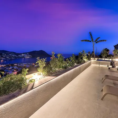 Luxury 5 Bedroom With Heated Infinity Pool & Amazing Sea Views ヴィラ *