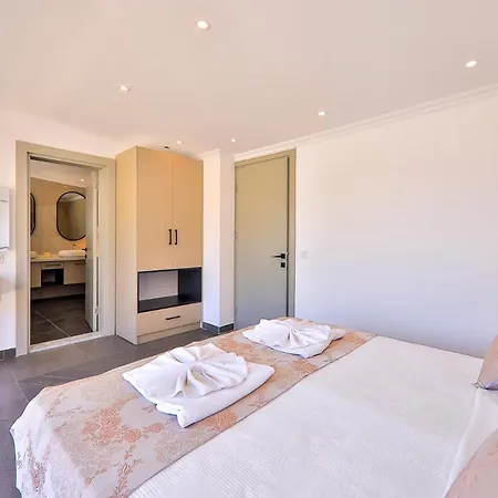 Luxury 5 Bedroom With Heated Infinity Pool & Amazing Sea Views Kas