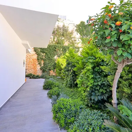 Luxury 5 Bedroom With Heated Infinity Pool & Amazing Sea Views וילה *