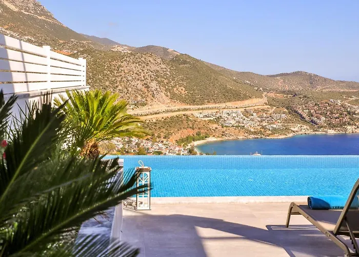 Luxury 5 Bedroom With Heated Infinity Pool & Amazing Sea Views