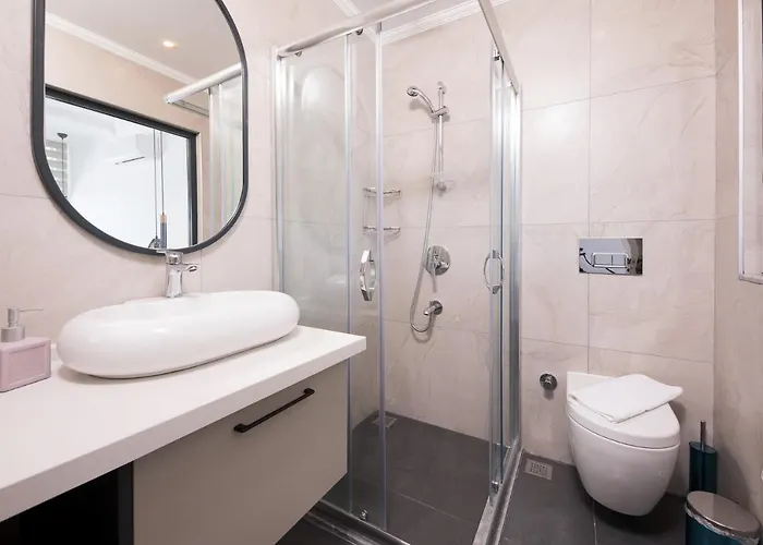 Villa Luxury 5 Bedroom With Heated Infinity Pool & Amazing Sea Views *