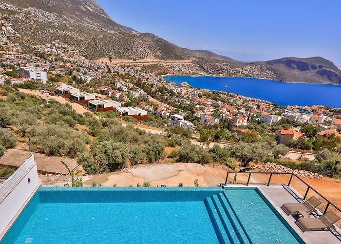 Luxury 5 Bedroom With Heated Infinity Pool & Amazing Sea Views