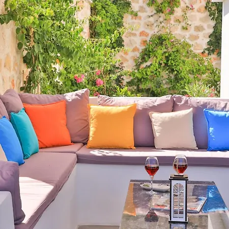 Villa Luxury 5 Bedroom With Heated Infinity Pool & Amazing Sea Views *