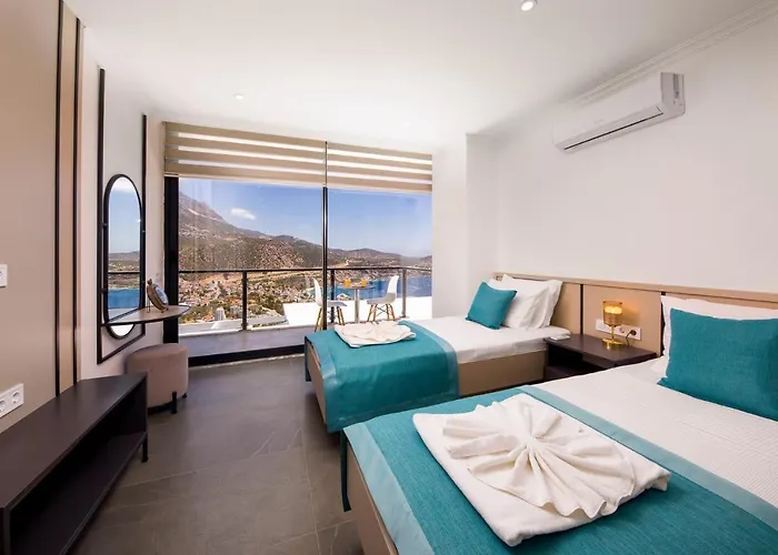 Luxury 5 Bedroom With Heated Infinity Pool & Amazing Sea Views