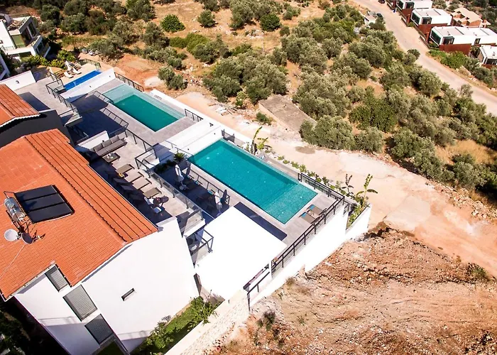 Vila Luxury 5 Bedroom With Heated Infinity Pool & Amazing Sea Views *