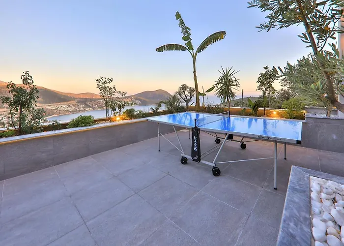 Luxury 5 Bedroom With Heated Infinity Pool & Amazing Sea Views