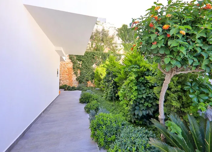 Luxury 5 Bedroom With Heated Infinity Pool & Amazing Sea Views Vila *